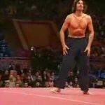 Homem totalmente elástico ou sem ossos como preferirem